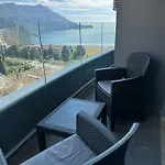 Cozy Sea View Apt With Garage